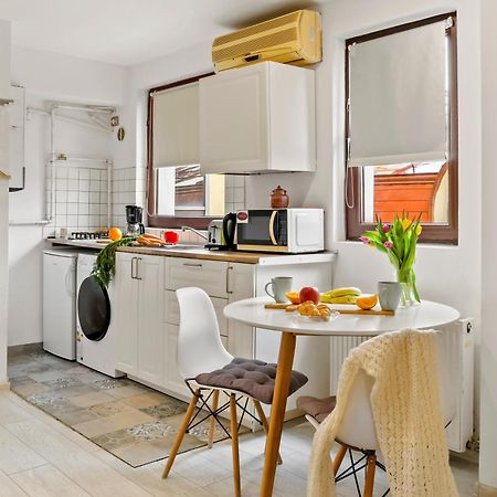 One Love Central Apartment بوخارست المظهر الخارجي الصورة